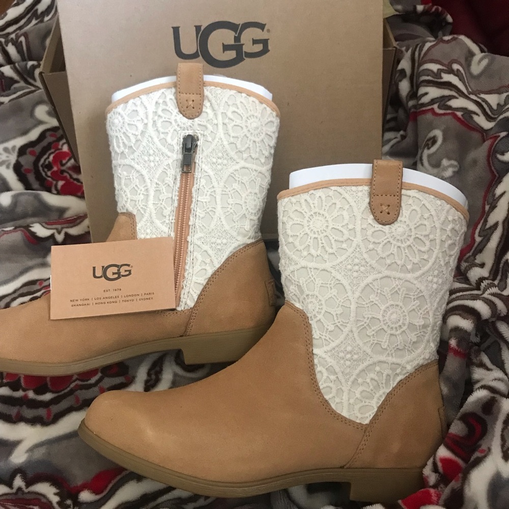 Girls’ Ugg Boots